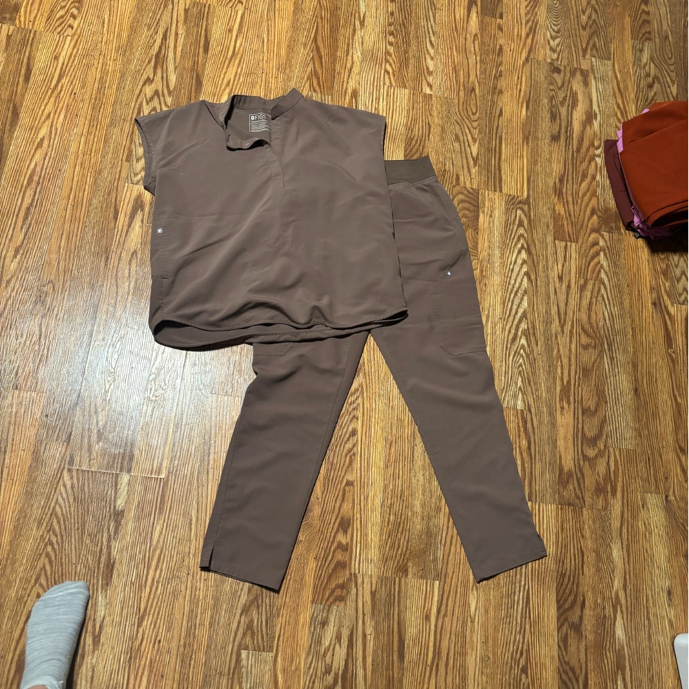 Figs Classic Brown Scrub Top